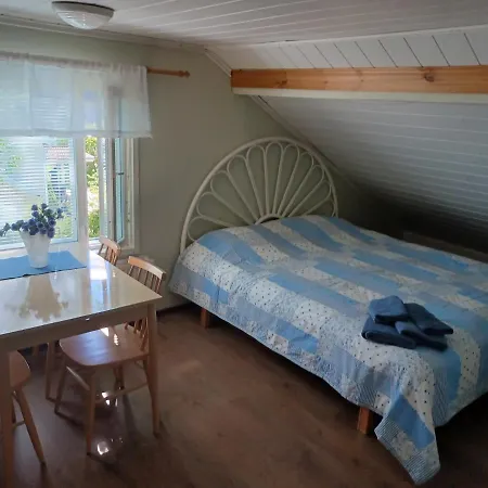 Ristimaeenkatu 13 公寓 *